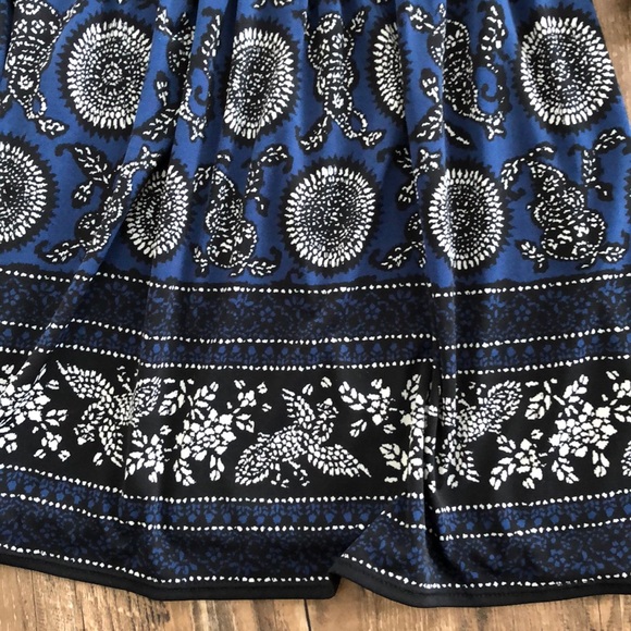 Bell sleeve pretty blue/black top - Picture 4 of 10